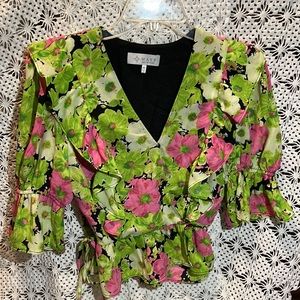 WAYF blouse SZ XS. Floral pink and green